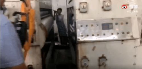 驚險(xiǎn) 海安包裝廠一女工手卡包裝機(jī)滾軸,消防破拆機(jī)械...